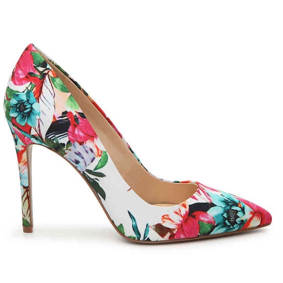 Jessica Simpson Pointed Floral Pumps 🌺 - Picture 2 of 8